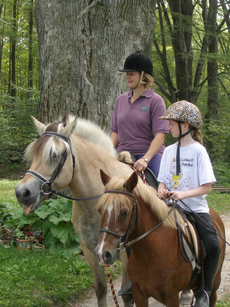 C;aire ~ visiting from Canada ~ riding Wheaties on the trail